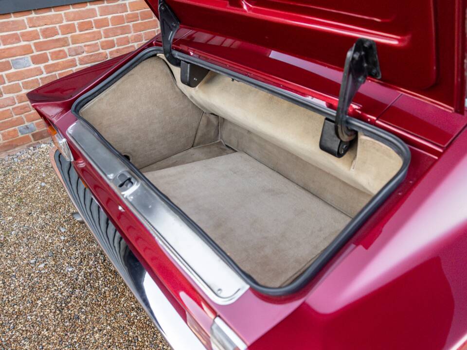 Afbeelding 8/62 van Aston Martin V8 Vantage X-Pack (1987)