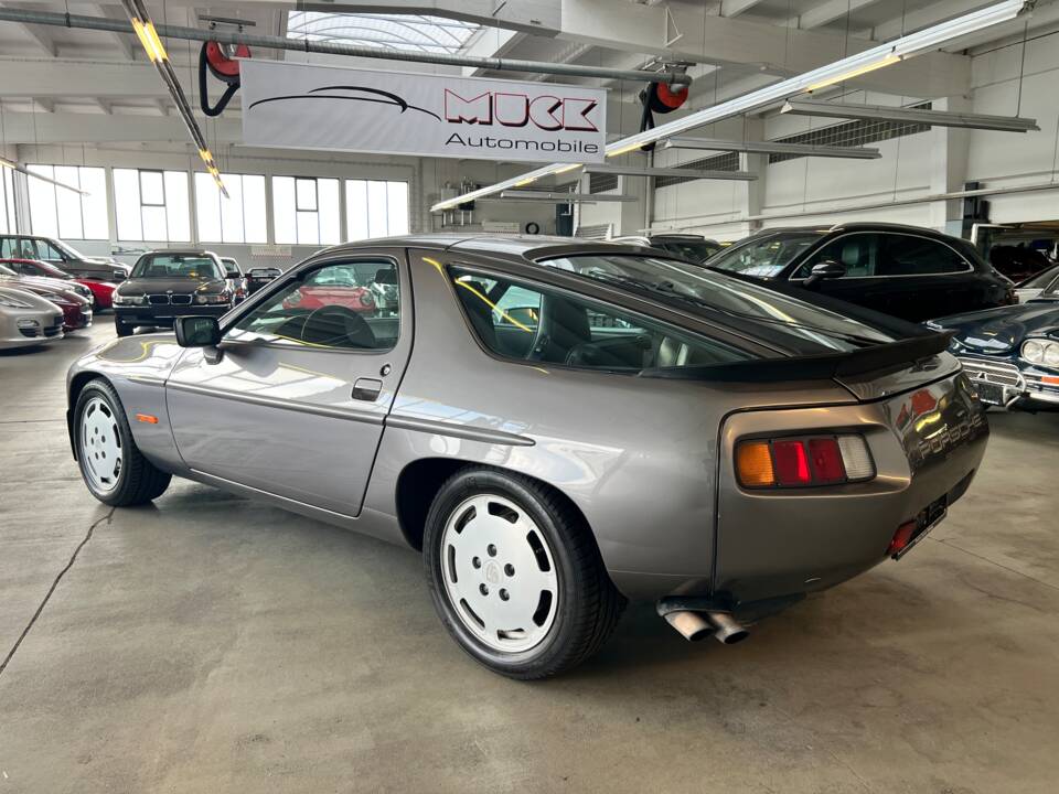 Afbeelding 20/59 van Porsche 928 S (1985)