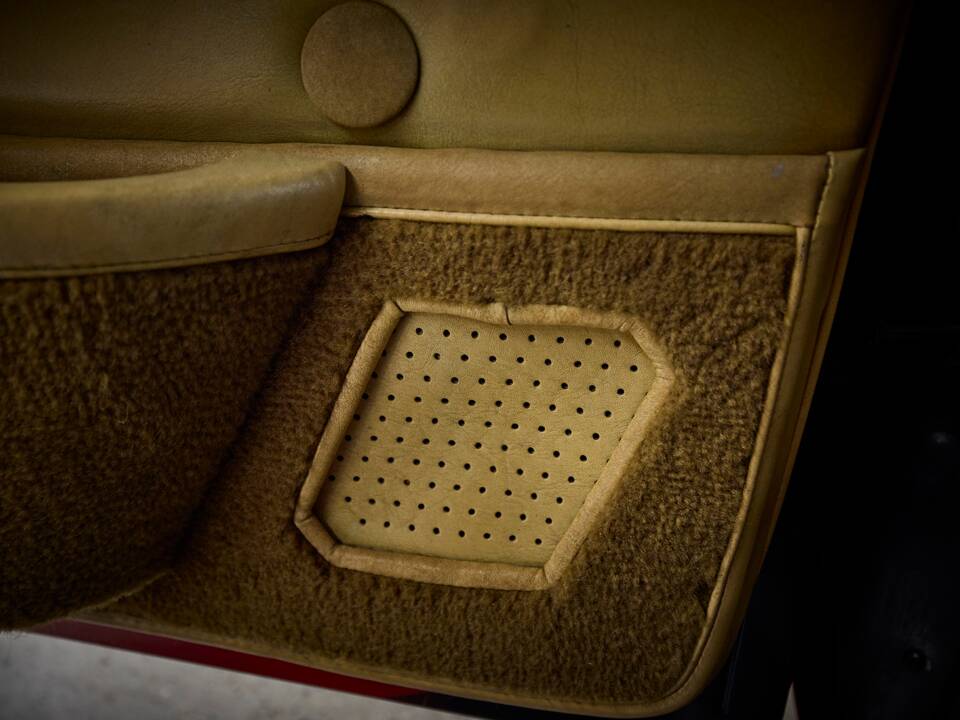 Image 52/100 of Ferrari 308 GTB Quattrovalvole (1983)