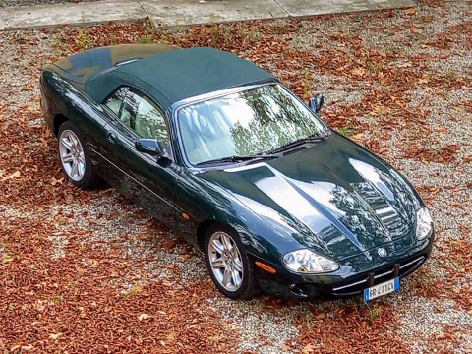 Immagine 4/39 di Jaguar XK8 4.0 (1998)