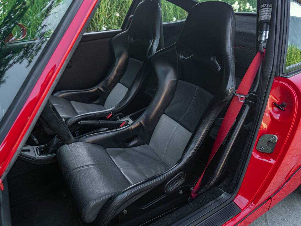 Image 34/50 de Porsche 911 Carrera RS (1991)