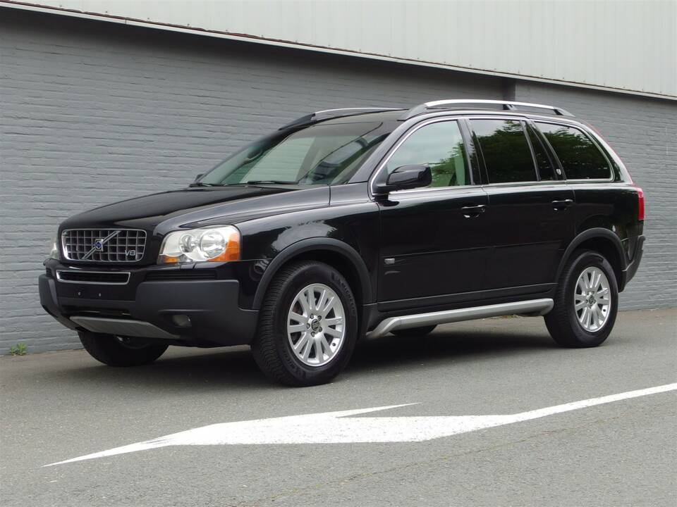 Bild 1/97 von Volvo XC90 V8 (2005)