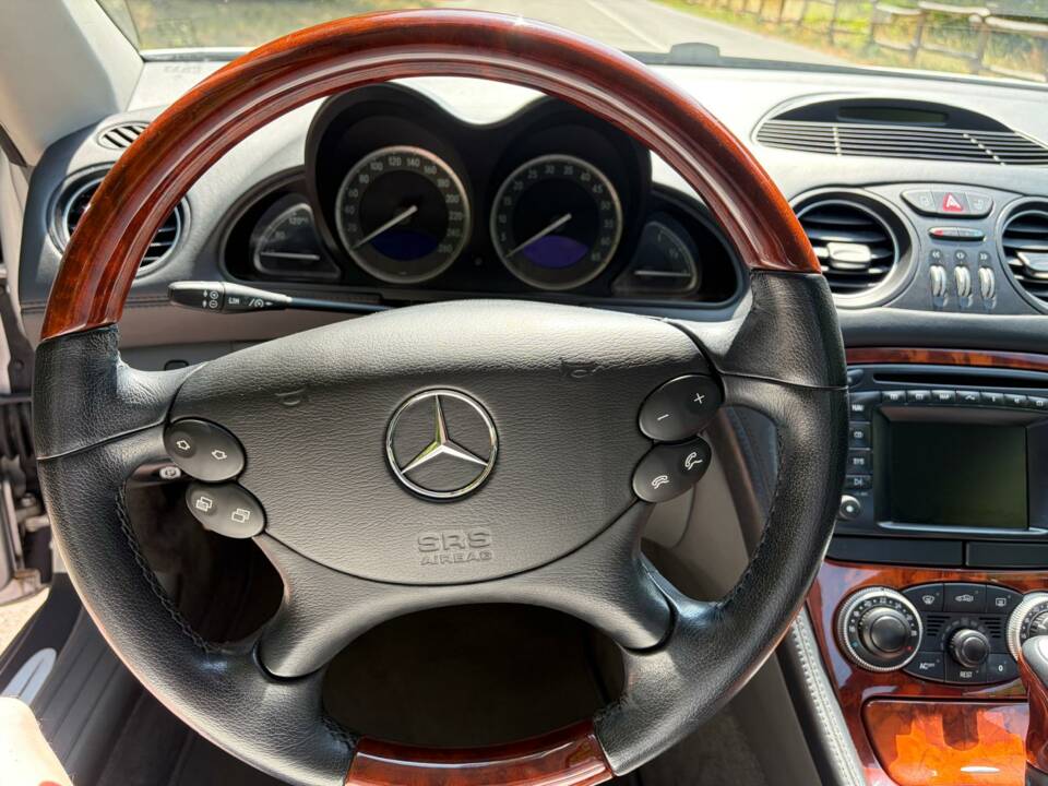 Imagen 8/15 de Mercedes-Benz SL 500 (2001)