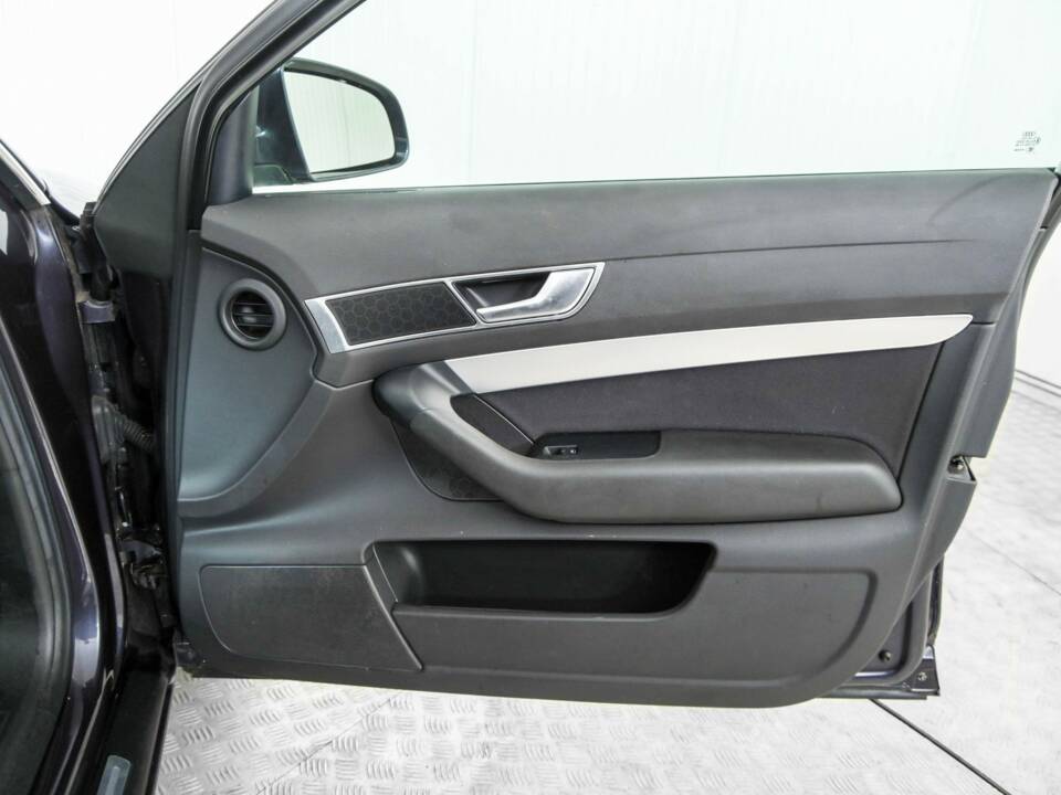 Immagine 36/45 di Audi A6 Avant 2.4 (2006)