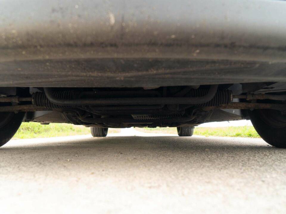 Image 22/40 de BMW 320i (1994)