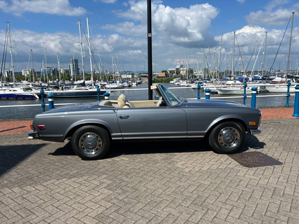 Image 37/39 of Mercedes-Benz 280 SL (1971)