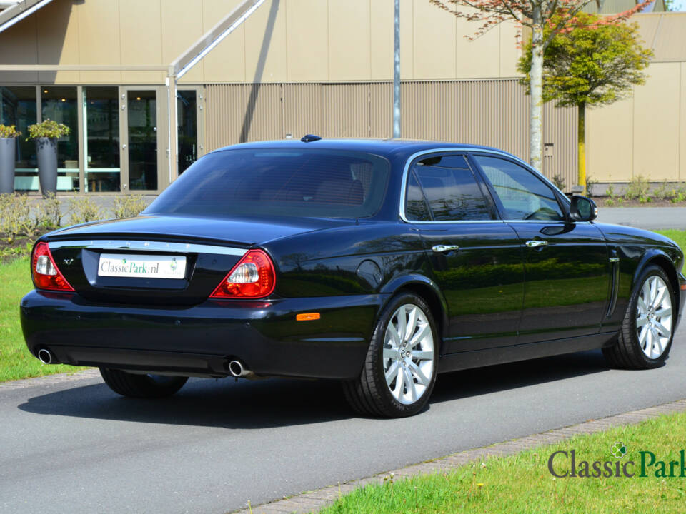 Immagine 5/50 di Jaguar XJ 2.7 D (2008)