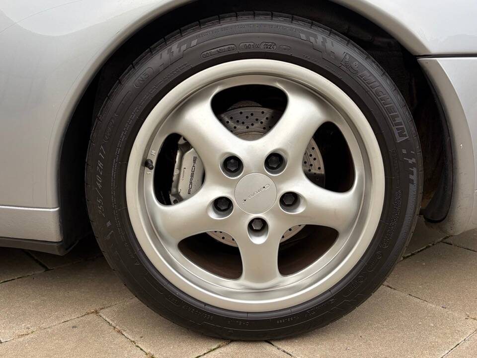 Afbeelding 72/73 van Porsche 911 Carrera 4 (1995)