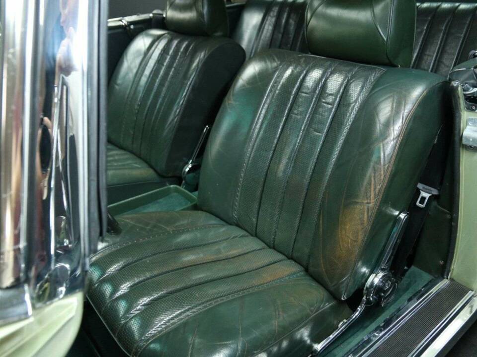 Image 11/30 of Mercedes-Benz 280 SE (1970)