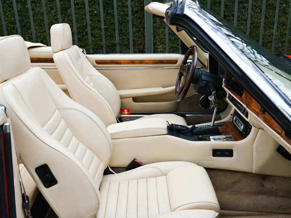 Image 36/45 of Jaguar XJ-S Convertible (1990)
