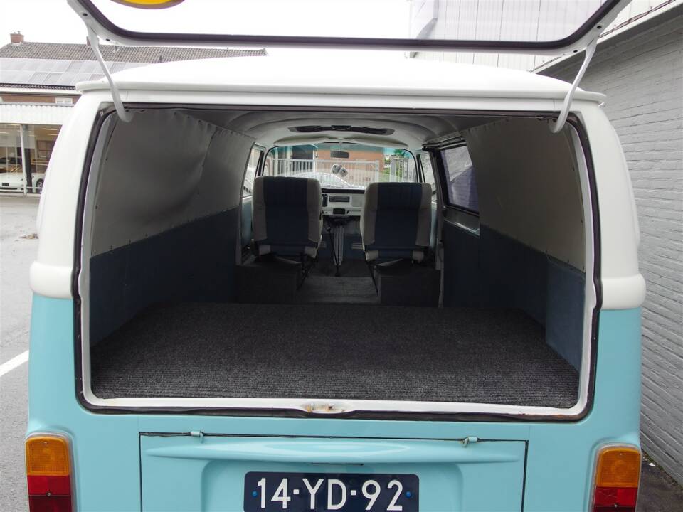 Bild 61/99 von Volkswagen T2b Kastenwagen (1977)