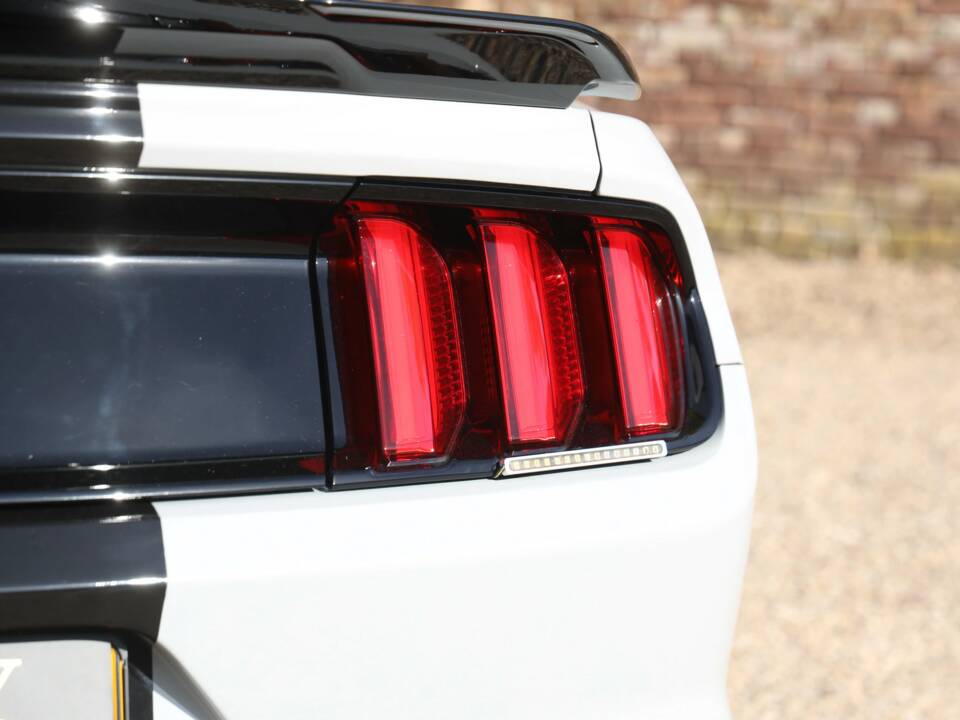 Image 40/50 of Ford Mustang Shelby GT 350 (2017)