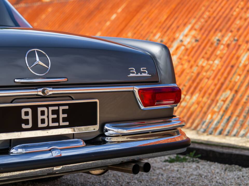 Image 14/37 of Mercedes-Benz 280 SE 3,5 (1970)