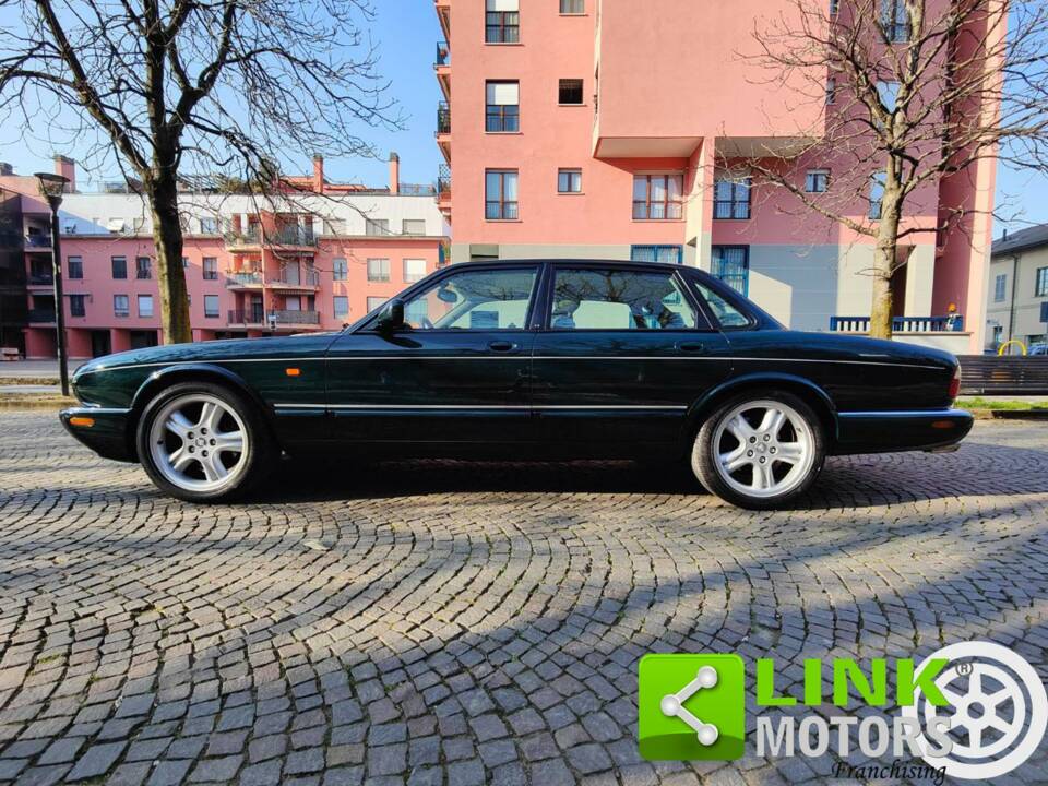 Bild 8/10 von Jaguar XJR 4.0 (1998)