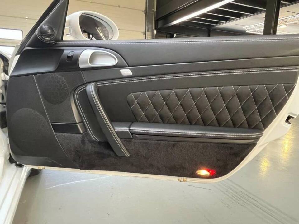 Bild 17/50 von Porsche 911 Carrera 4 (2007)
