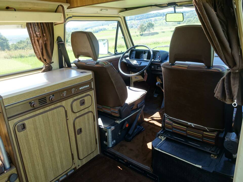 Bild 4/36 von Volkswagen T3 Westfalia Joker 2.0 (1982)