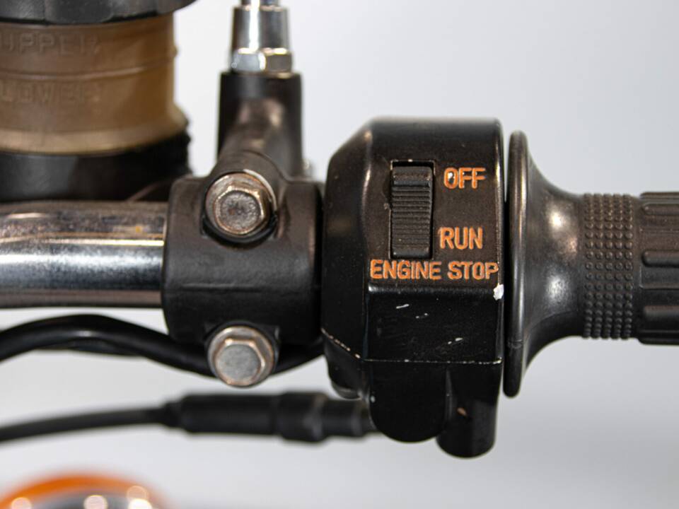 Bild 22/50 von Suzuki DUMMY (1979)