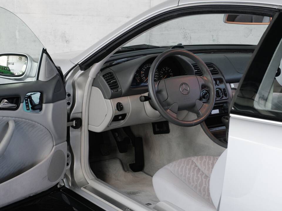Bild 20/50 von Mercedes-Benz CLK 230 Kompressor (1999)