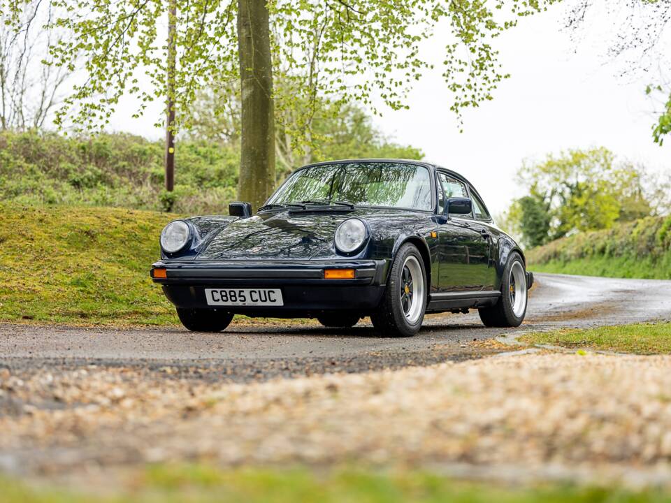Image 28/50 of Porsche 911 Carrera 3.2 (1985)