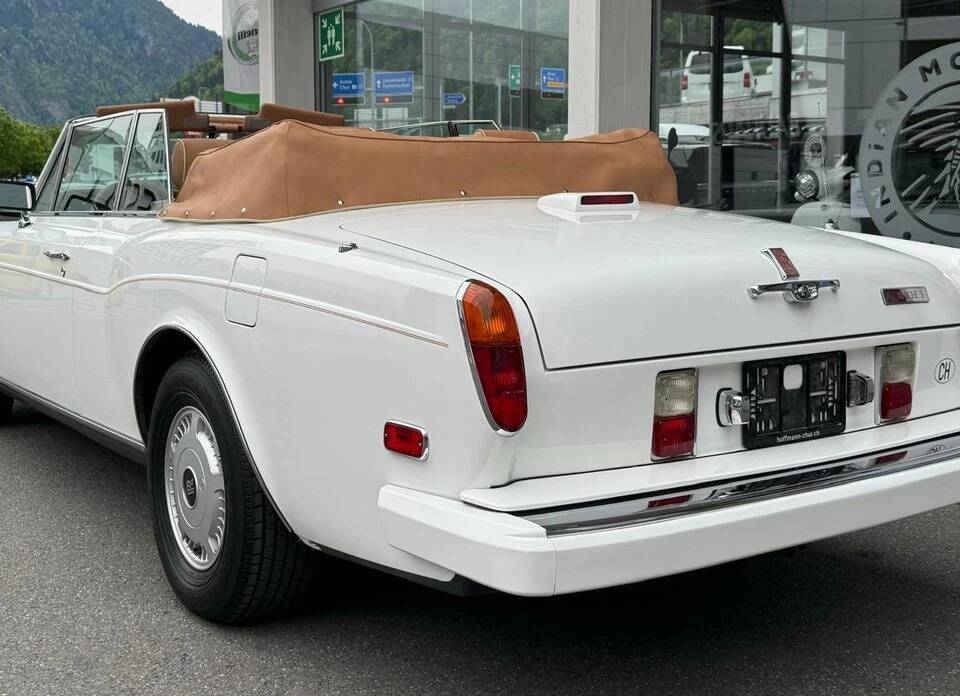 Image 4/21 of Rolls-Royce Corniche S (1995)