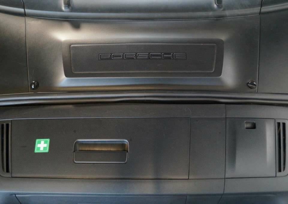 Image 18/50 de Porsche 911 Carrera (2005)