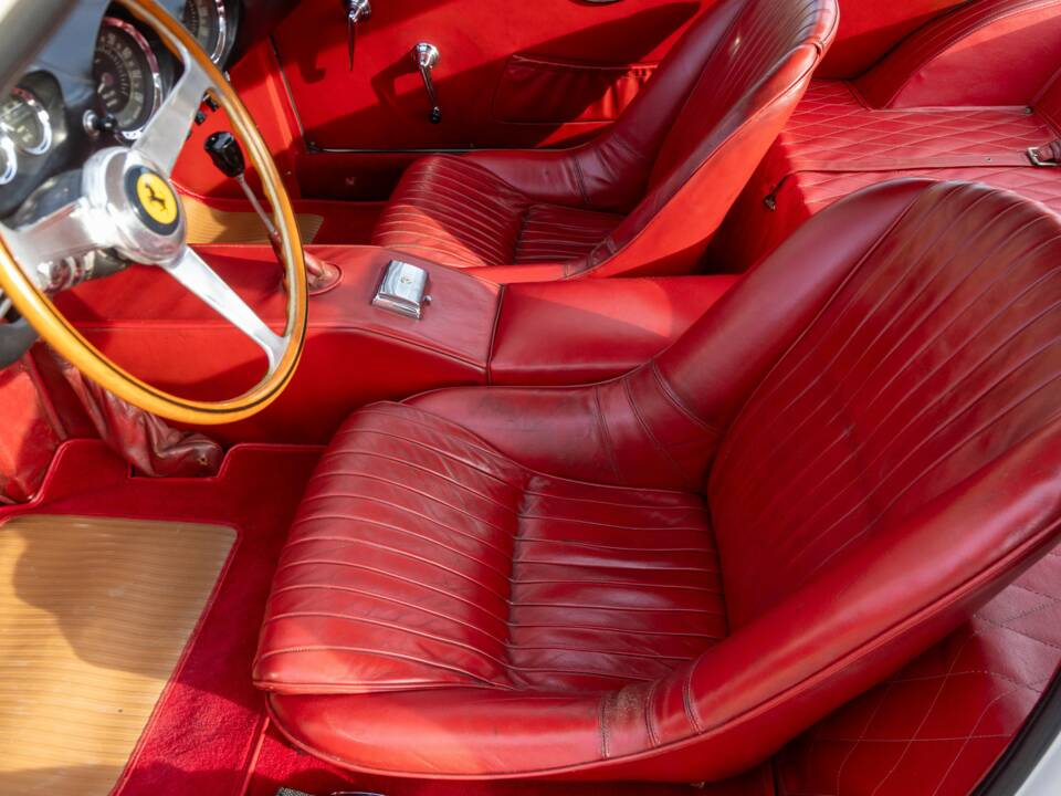 Obraz 25/50 pojazdu Ferrari 250 GT Berlinetta Lusso (1964)
