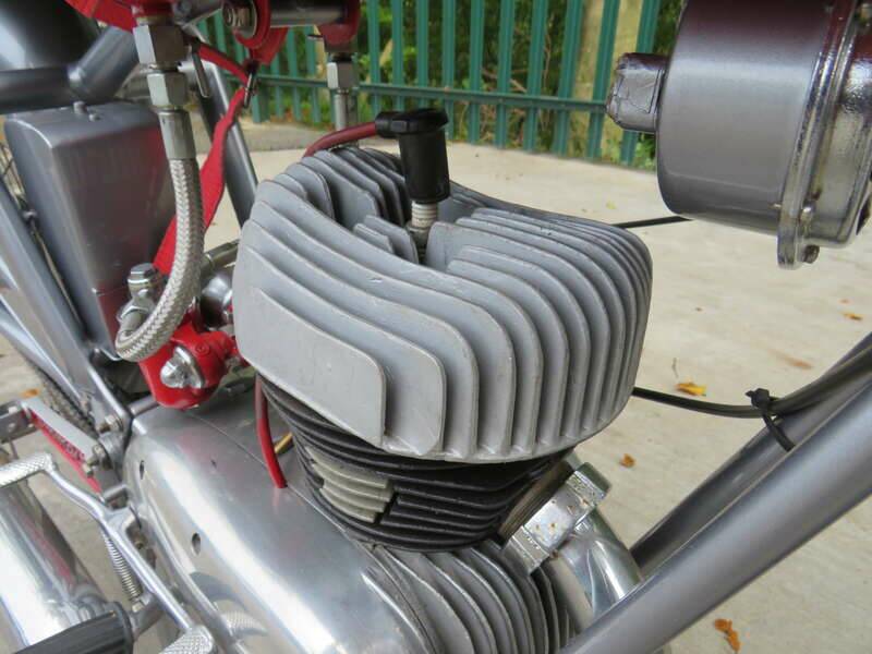 Bild 21/45 von MV Agusta 150 Sport (1953)