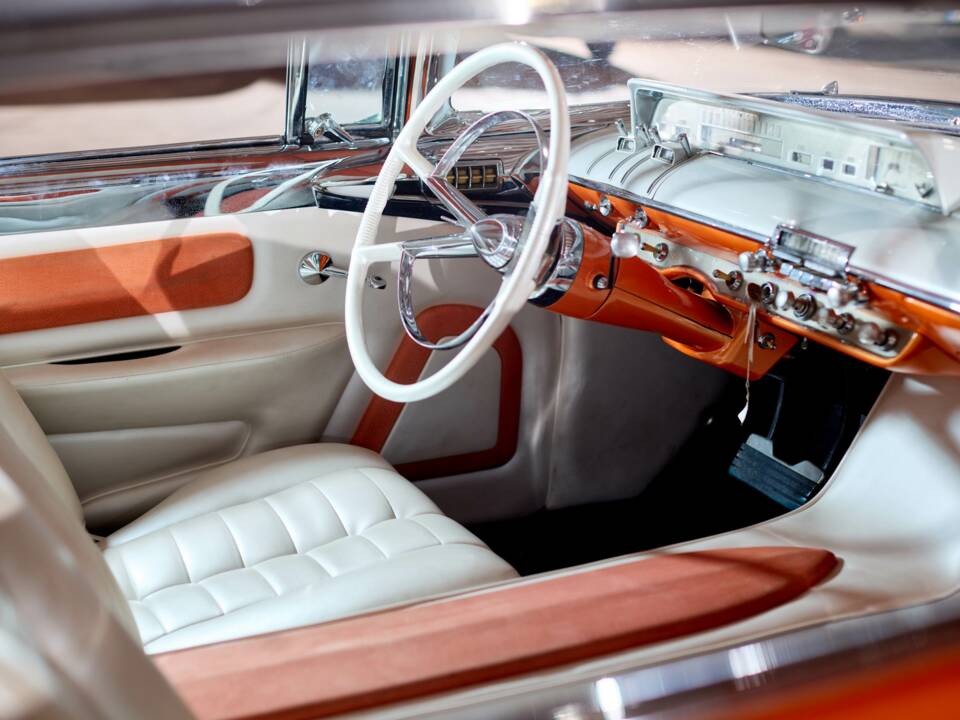 Image 29/34 of Lincoln Premiere Hardtop Coupé (1956)