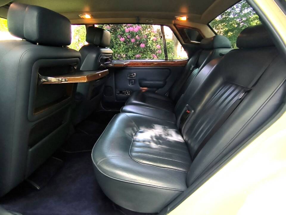 Afbeelding 14/33 van Rolls-Royce Silver Spur II (1991)