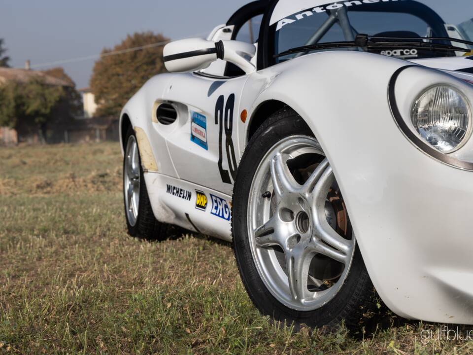Image 18/50 of Lotus Elise 111 (1998)