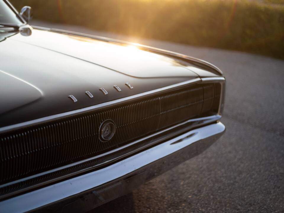 Image 23/42 of Dodge Charger (1966)