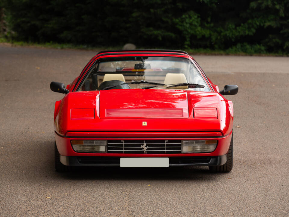 Immagine 7/49 di Ferrari 328 GTS (1988)