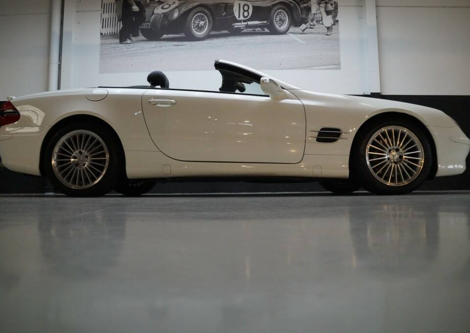 Immagine 32/46 di Mercedes-Benz SL 500 (2005)