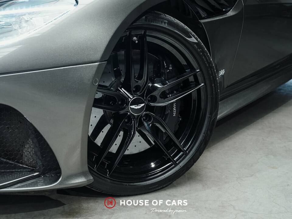 Image 11/25 of Aston Martin DBS Superleggera Volante (2020)