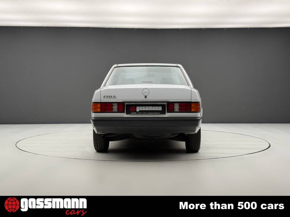Imagen 7/15 de Mercedes-Benz 190 (1987)