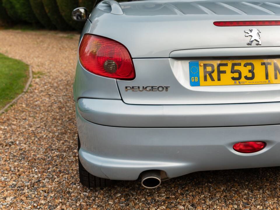 Image 22/50 of Peugeot 206 CC 1.6 16V (2003)