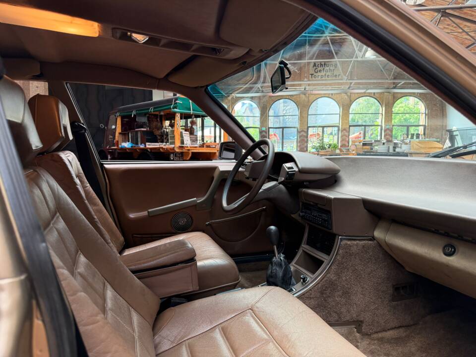 Immagine 34/43 di Citroën CX 2400 GTi (1982)