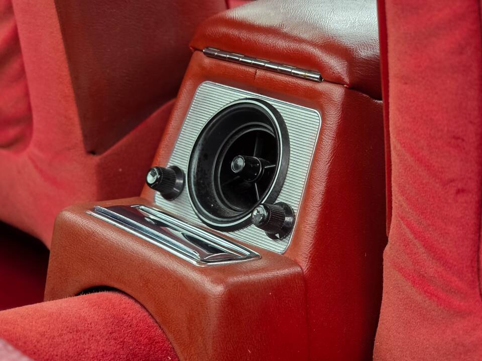 Image 7/50 of Jaguar XJ 6 4.2 (1972)