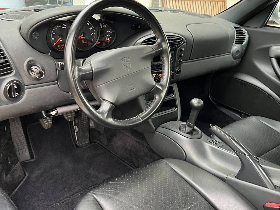 Image 21/49 of Porsche Boxster (1998)