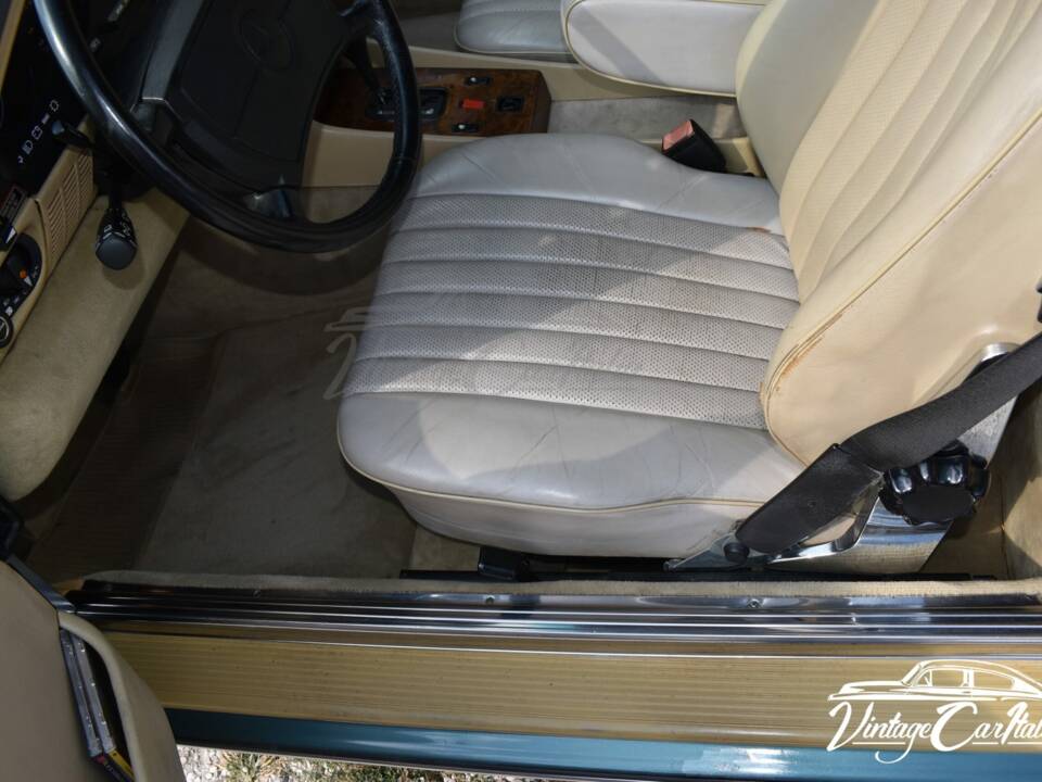Image 57/75 de Mercedes-Benz 560 SL (1986)