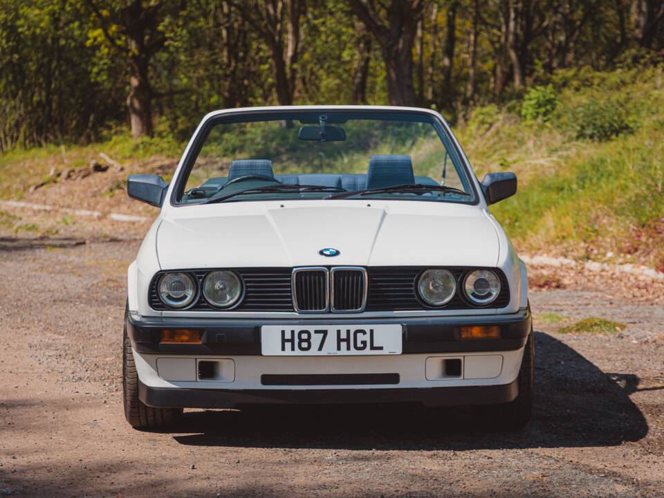 Bild 9/36 von BMW 318i (1991)