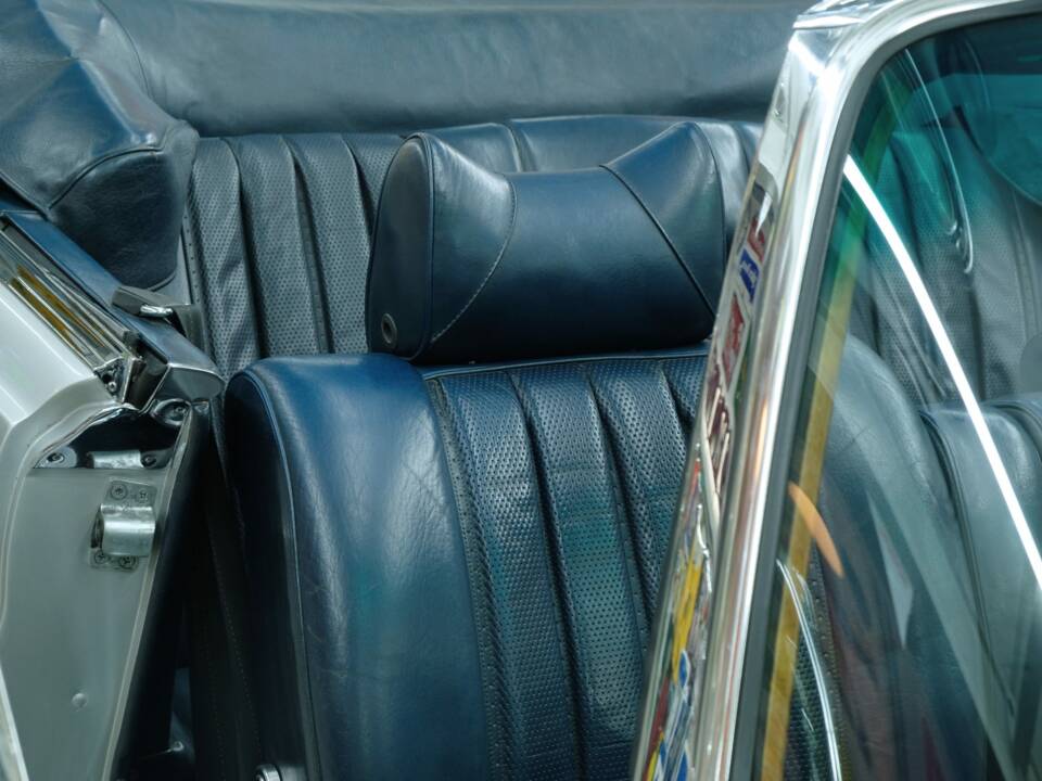 Image 42/50 of Mercedes-Benz 280 SE 3,5 (1970)