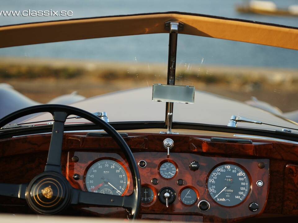 Image 25/28 of Jaguar XK 140 SE DHC (1955)