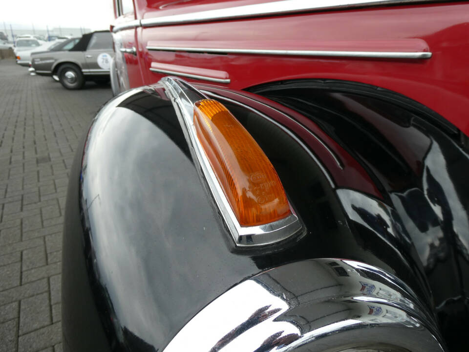 Imagen 15/19 de Mercedes-Benz 220 (1951)