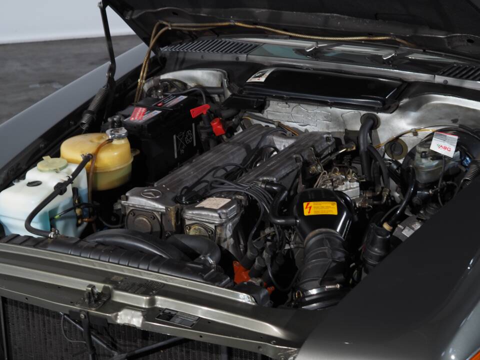Immagine 17/51 di Mercedes-Benz 280 SL (1985)