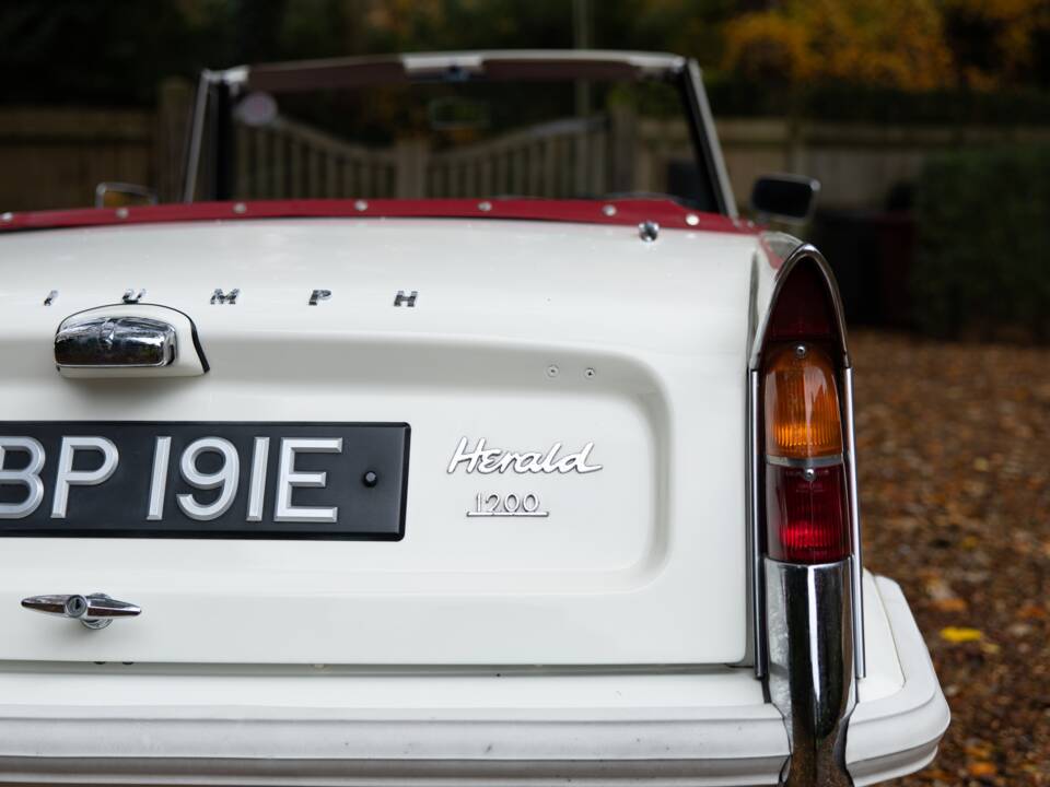 Image 43/50 of Triumph Herald 1200 (1967)