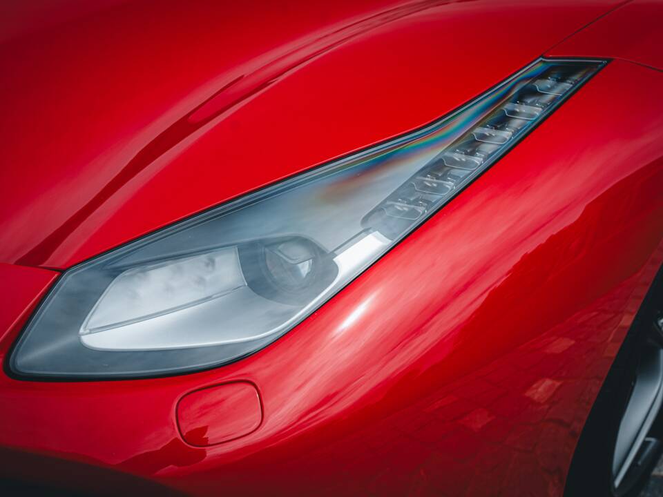 Image 24/56 of Ferrari 488 GTB (2020)