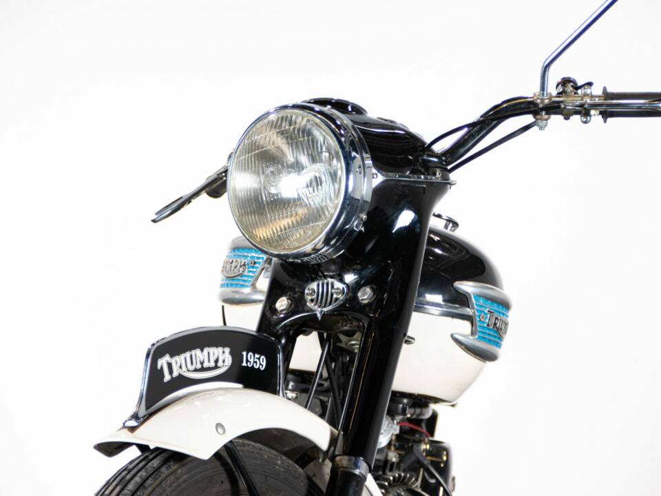 Image 40/50 of Triumph 6T Thunderbird (1959)