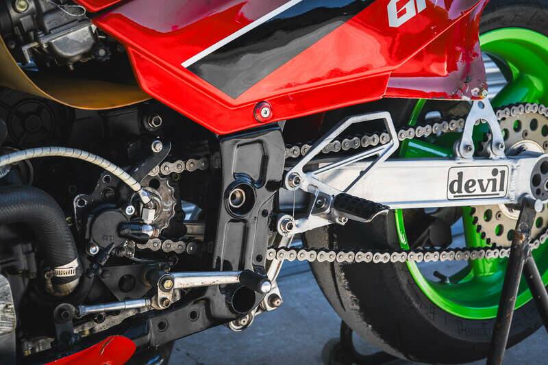 Image 30/50 of Kawasaki GPX 750R (1987)