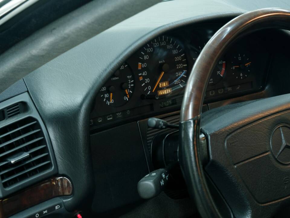 Bild 46/50 von Mercedes-Benz CL 420 (1997)